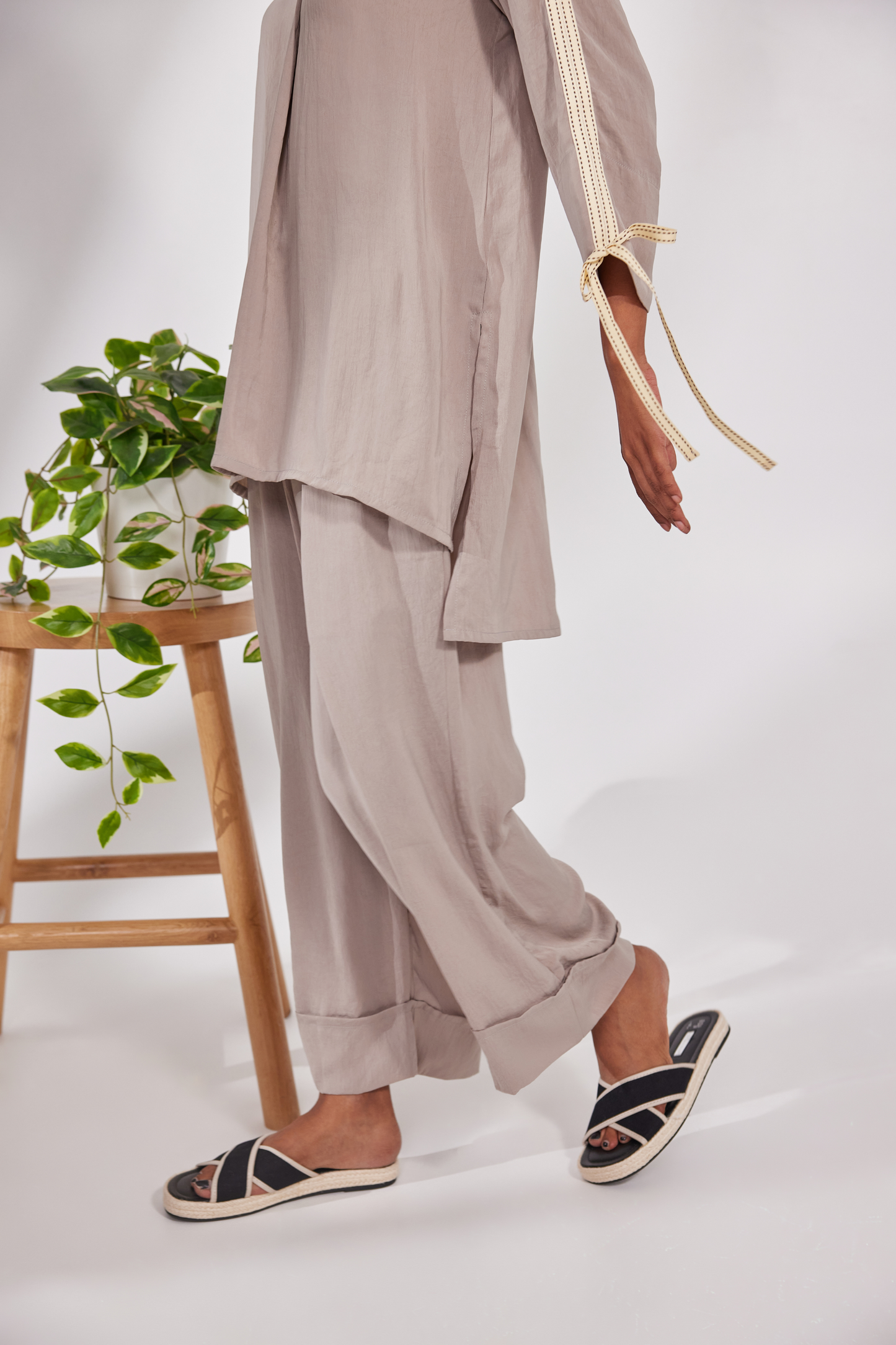 Shirt long Vneck top with 3/4th sleeves and pocket pants