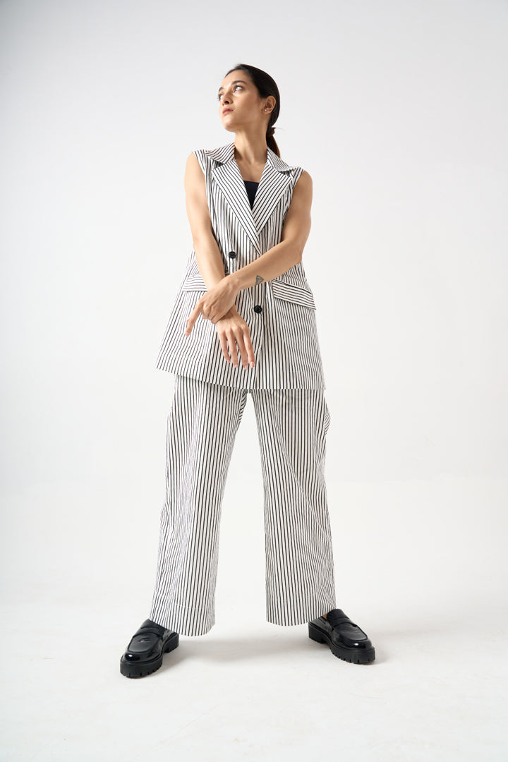 STRIPPED SLEEVELESS BLAZER WITH FRONT BUTTONS AND POCKET DETAILS WITH PANTS