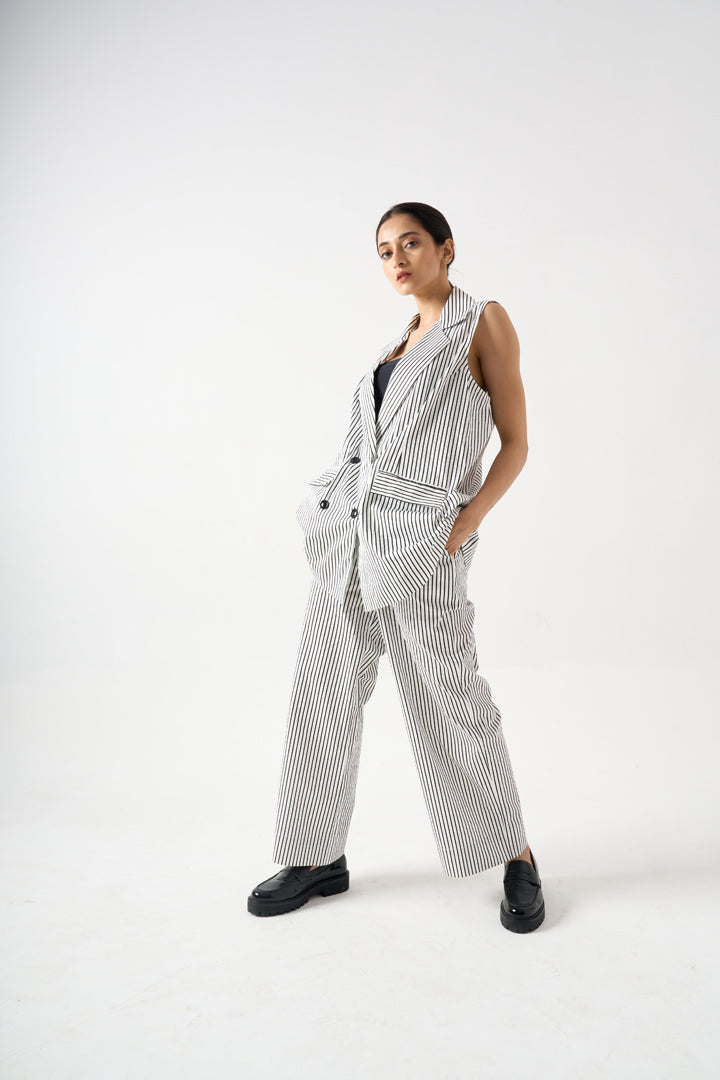 STRIPPED SLEEVELESS BLAZER WITH FRONT BUTTONS AND POCKET DETAILS WITH PANTS