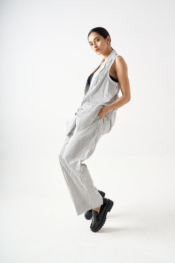 STRIPPED SLEEVELESS BLAZER WITH FRONT BUTTONS AND POCKET DETAILS WITH PANTS