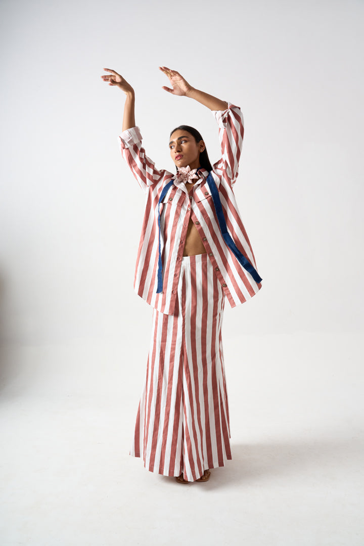 STRIPPED A-LINE FISH CUT FULL LENGTH SKIRT WITH SIDE ZIP AND POCKET DETAIL