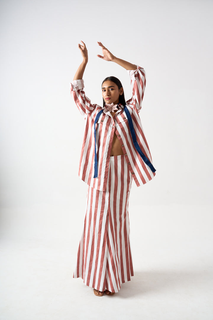 STRIPPED A-LINE FISH CUT FULL LENGTH SKIRT WITH SIDE ZIP AND POCKET DETAIL