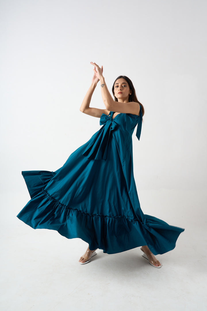 MAXI LENGTH FLARED DRESS WITH SHOULDER AND FRONT TIE-UPS