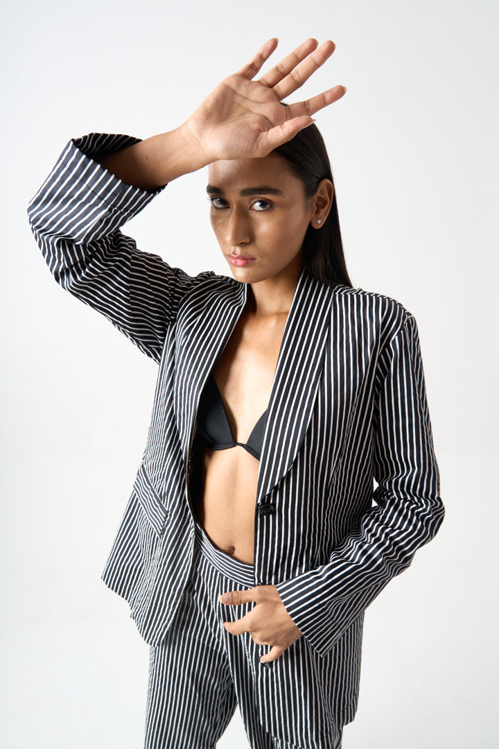 STRIPPED FULL SLEEVES BLAZER WITH FRONT BUTTON AND POCKET DETAILS WITH FLARED BOTTON PANTS