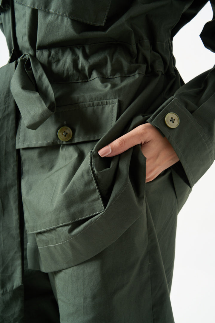 CHINESE COLLAR FULL SLEEVES BLAZER WITH FRONT BUTTON AND POCKET DETAILS AND WAIST TIE-UP WITH KNEE LENGTH SHORTS