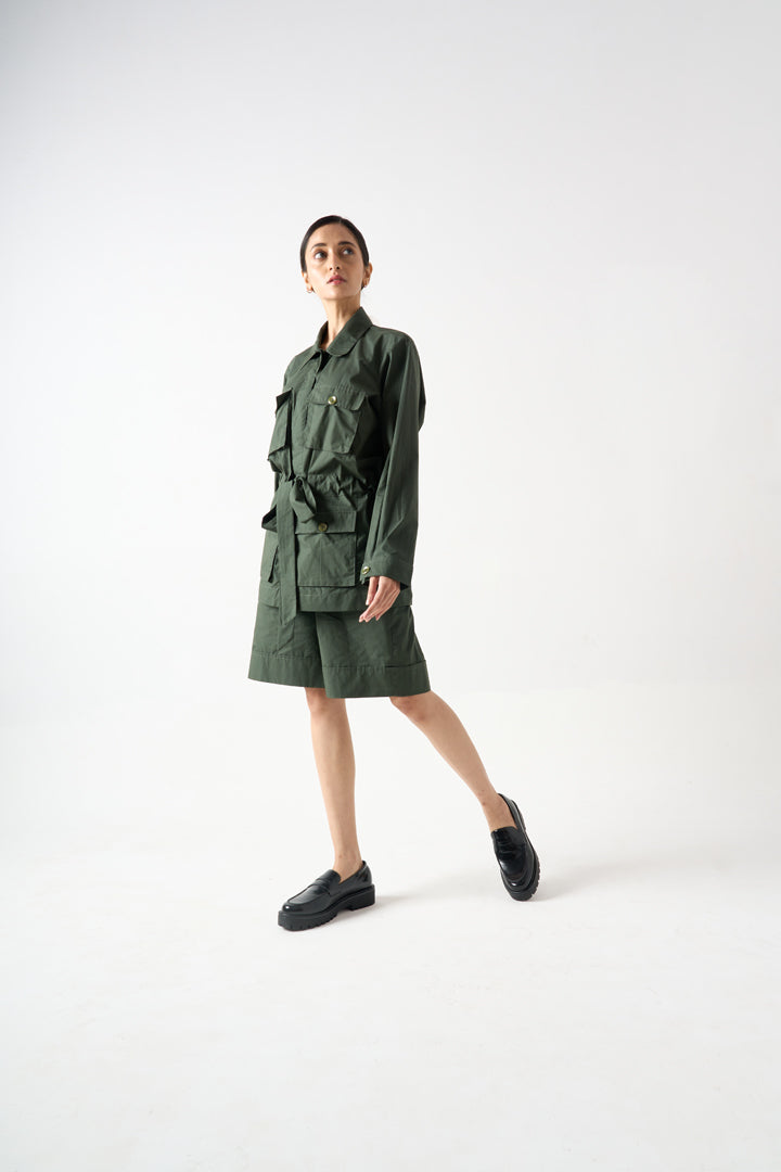 CHINESE COLLAR FULL SLEEVES BLAZER WITH FRONT BUTTON AND POCKET DETAILS AND WAIST TIE-UP WITH KNEE LENGTH SHORTS