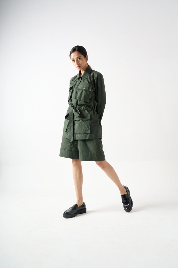 CHINESE COLLAR FULL SLEEVES BLAZER WITH FRONT BUTTON AND POCKET DETAILS AND WAIST TIE-UP WITH KNEE LENGTH SHORTS
