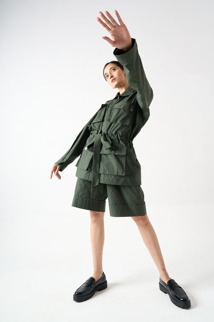 CHINESE COLLAR FULL SLEEVES BLAZER WITH FRONT BUTTON AND POCKET DETAILS AND WAIST TIE-UP WITH KNEE LENGTH SHORTS