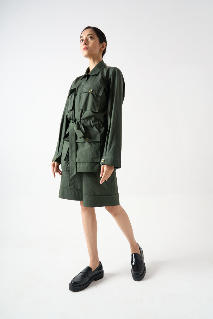 CHINESE COLLAR FULL SLEEVES BLAZER WITH FRONT BUTTON AND POCKET DETAILS AND WAIST TIE-UP WITH KNEE LENGTH SHORTS