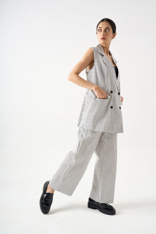 STRIPPED SLEEVELESS BLAZER WITH FRONT BUTTONS AND POCKET DETAILS WITH PANTS