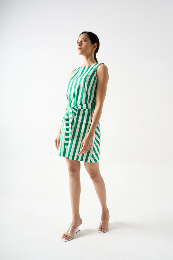 STRIPPED SHORT SLEEVELSS DRESS WITH TIE-UP BELT AND PATCH POCKET DETAILS AND BACK ZIP FASTENER